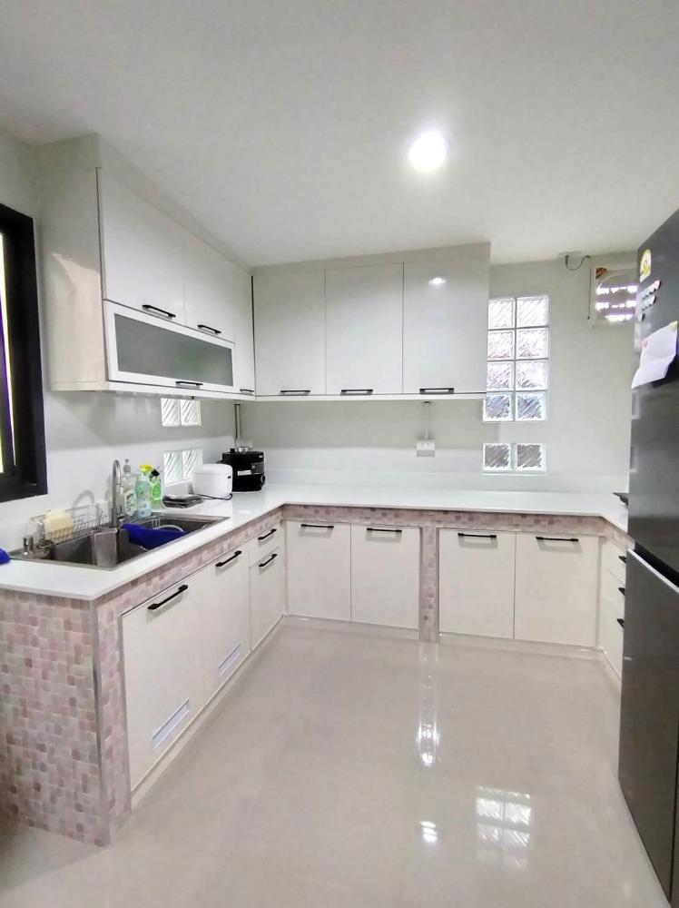 ชุดครัวปูนบานซิงค์ บานอบสีมุก