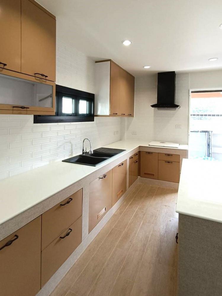 ชุดครัวปูนบานซิงค์ บานอบสีน้ำตาล