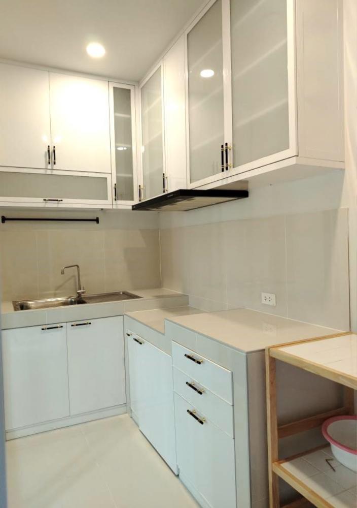 ครัวปูน บานซิงค์ บานอบสีขาว