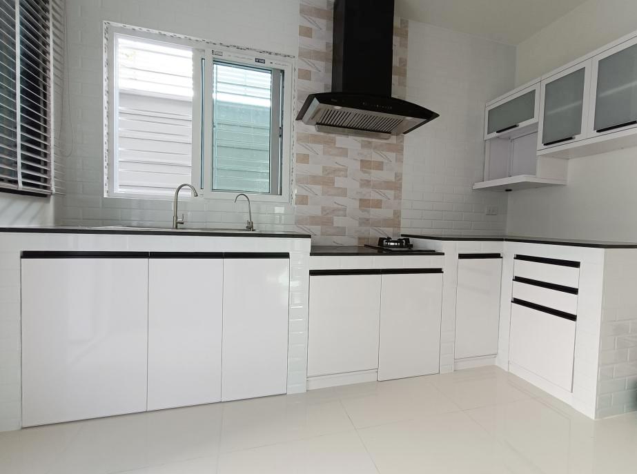 ครัวปูน บานซิงค์ บานสีขาว