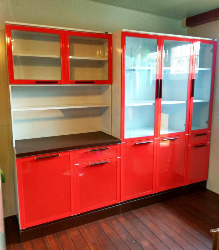 ตู้ครัวสำเร็จรูปรุ่นCL100P, CL126T บานสีแดง ท๊อปสีน้ำตาลเข้ม