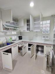 ชุดครัวปูนบานซิงค์ บานอบสีมุก