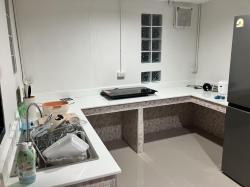 ชุดครัวปูนบานซิงค์ บานอบสีมุก