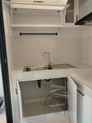 ครัวปูน บานซิงค์ บานอบสีขาว