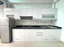 บิ้วอินครัวปูน บานอบสีขาว