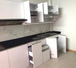 บิ้วอินครัวปูน บานอบสีขาว