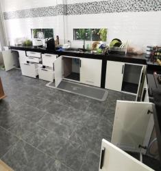 ครัวปูน บานซิงค์ บานสีขาว