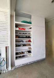 ตู้รองเท้าตู้เก็บของ บานเลื่อนสีขาว